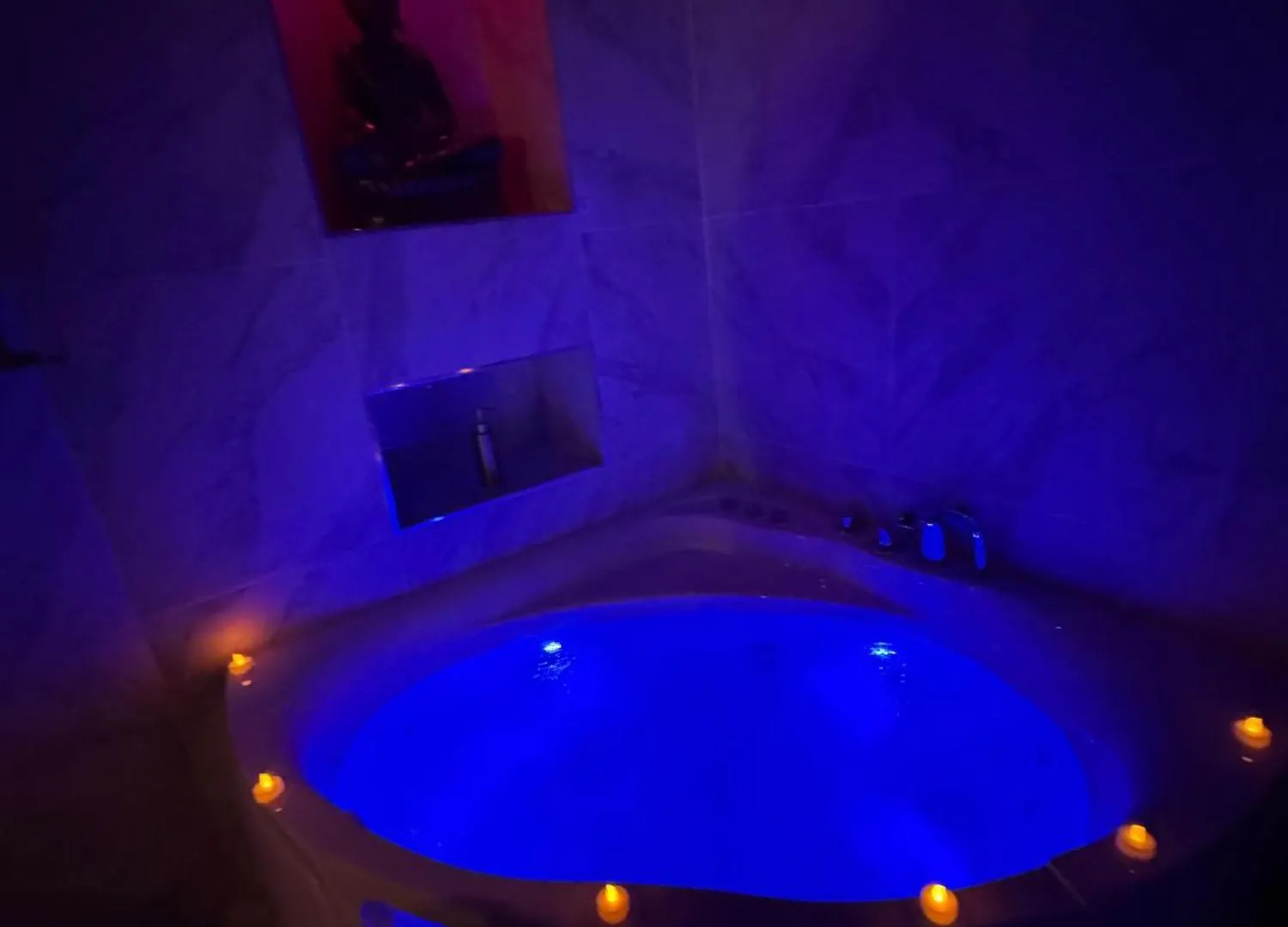 Love Room Balneo Menton Apartment